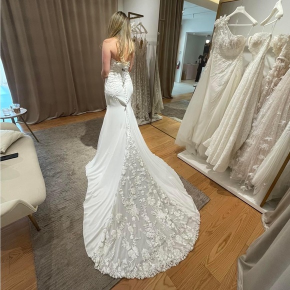 Pronovias Epico wedding gown - Picture 4 of 4